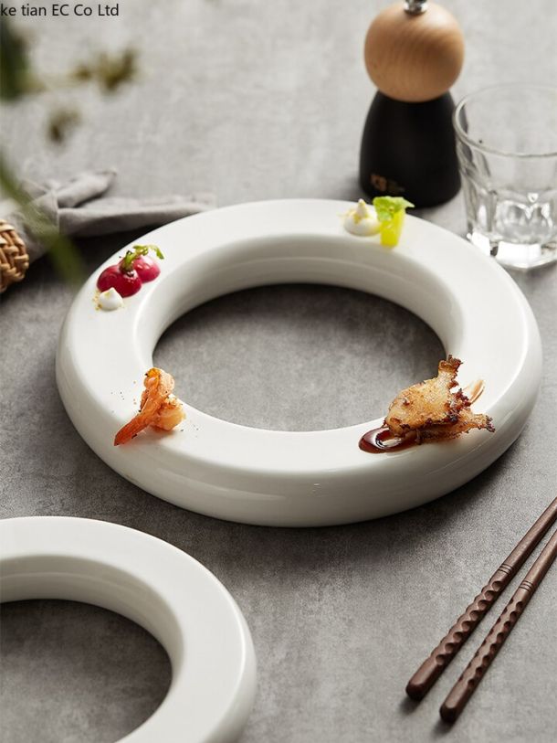 Chinese Circle Ceramic Plate