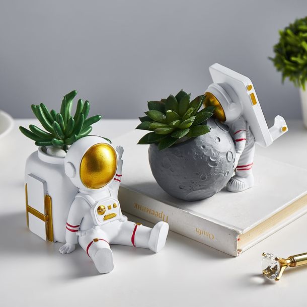 Astronaut Resin Planter