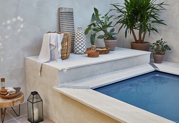Mini pool, maxi effect